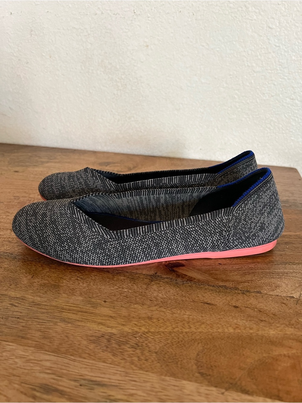 Rothys Birdseye Charcoal Gray Round Toe Flats Blue Halo Pink Sole Size 9.5 - Picture 5 of 10